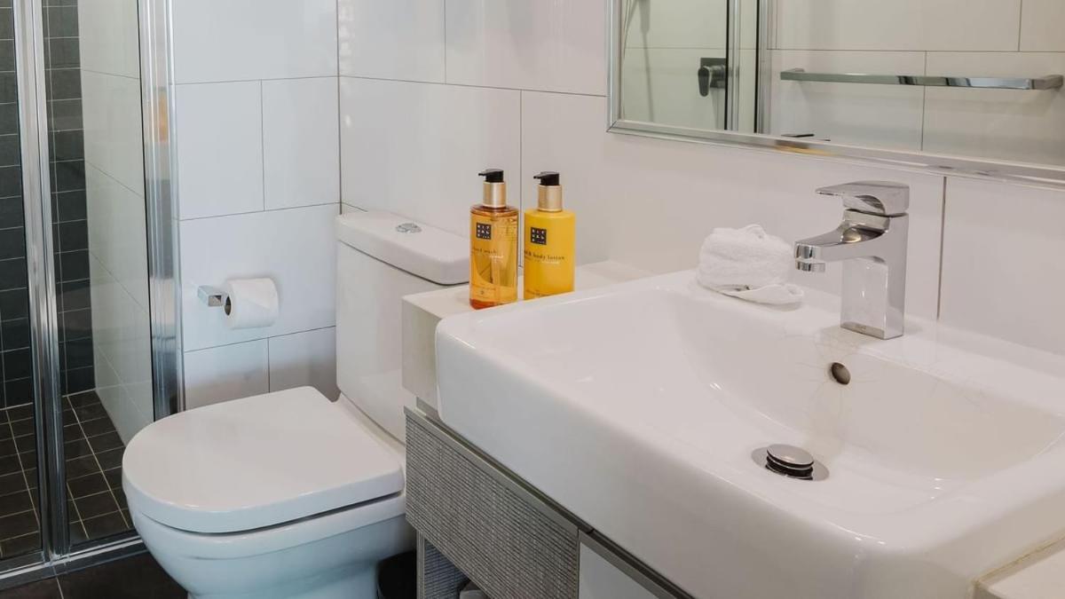 H on Mitchell Apartment Hotel Darwin Exterior foto